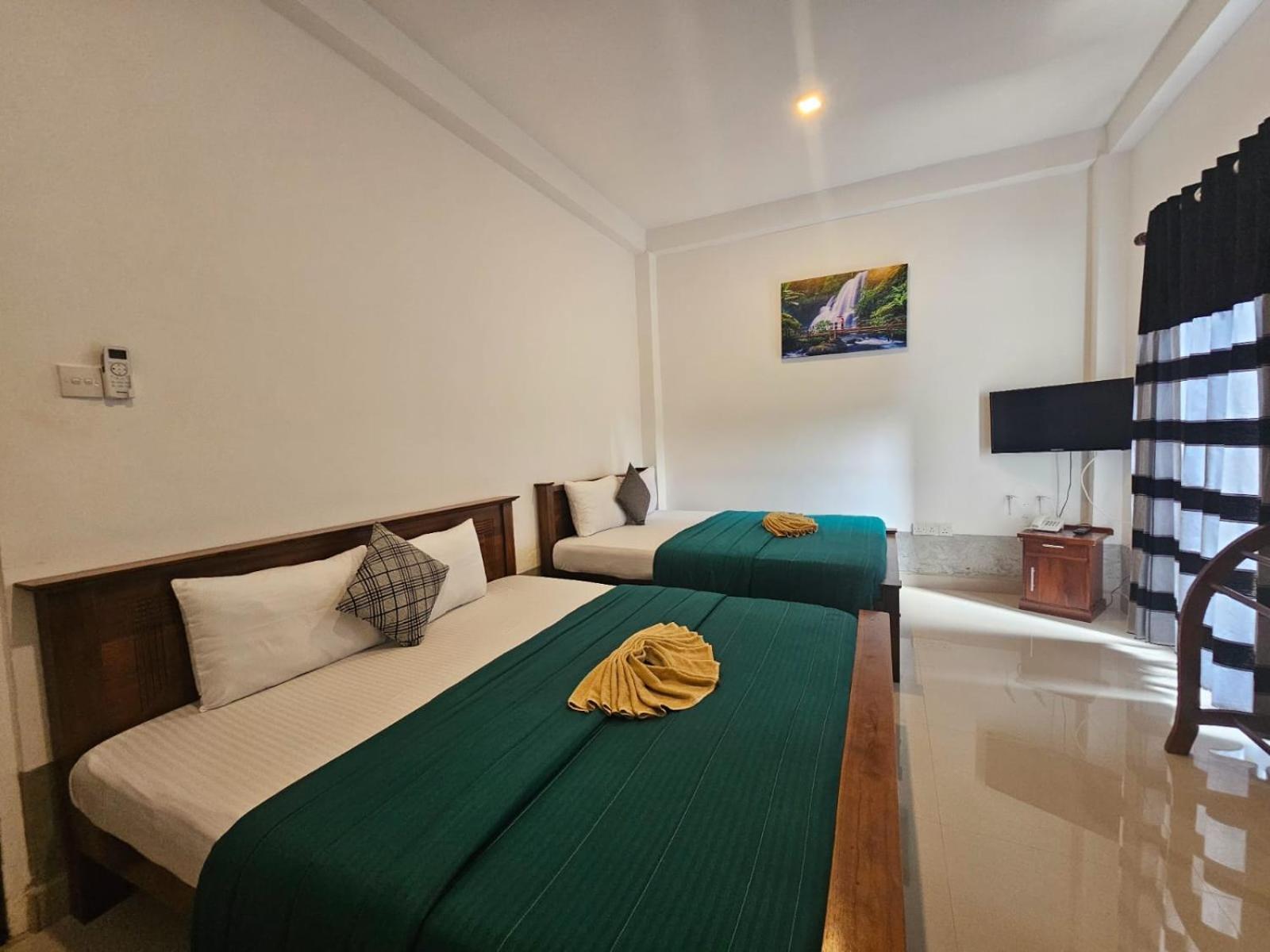 Bed and Breakfast Optimum Residencies Негомбо Екстер'єр фото
